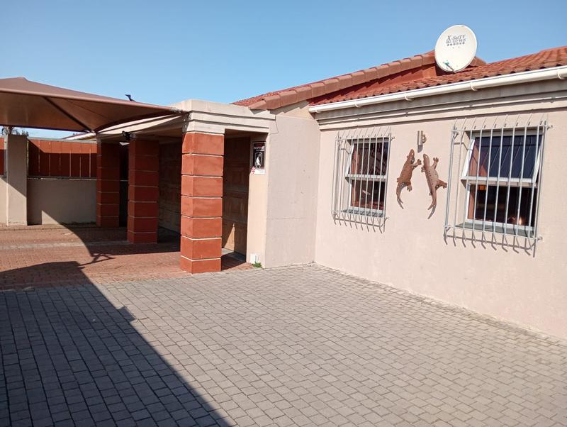 4 Bedroom Property for Sale in Soneike Western Cape